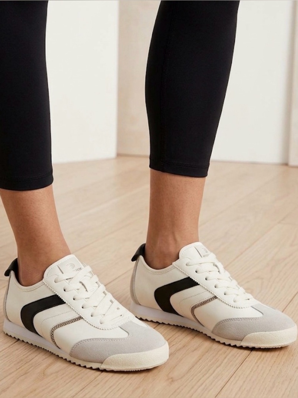 DREAM PAIRS Faux Suede Toe Sneakers, Women’s 7, White Grey Black
